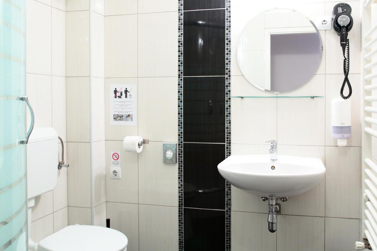 Habitación Doble Económica con baño privado